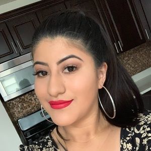 Meet your Posher, Nathalia